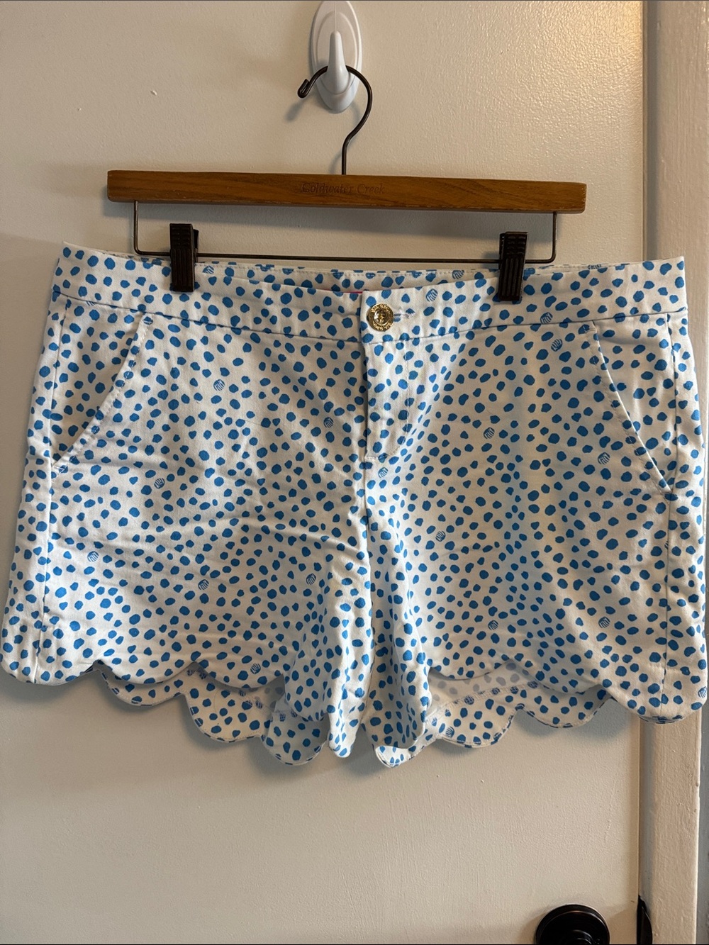 EUC Lilly Pulitzer Women’s Scallop Hem Buttercup Shorts. Cotton.  Size 12.